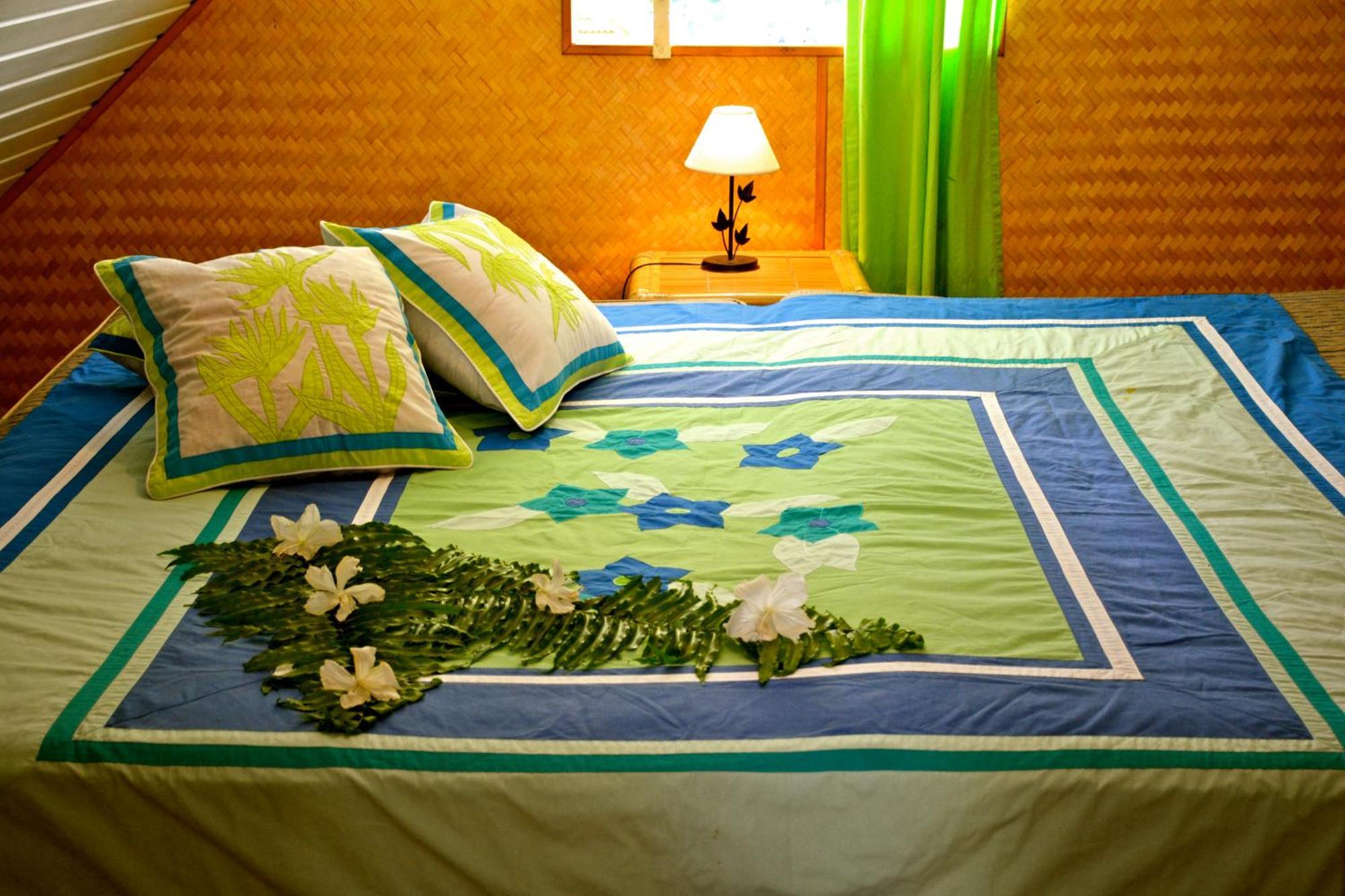 Te Ora Hau Ecolodge Afareaitu الغرفة الصورة